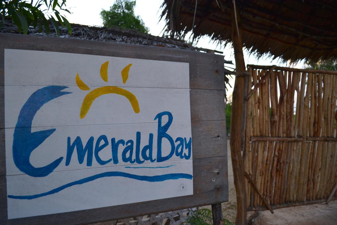 Emerald Bay Resort Kizungu エクステリア 写真